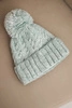 Damenwintermütze mit Pompon aus Wolle K424 mintgrün