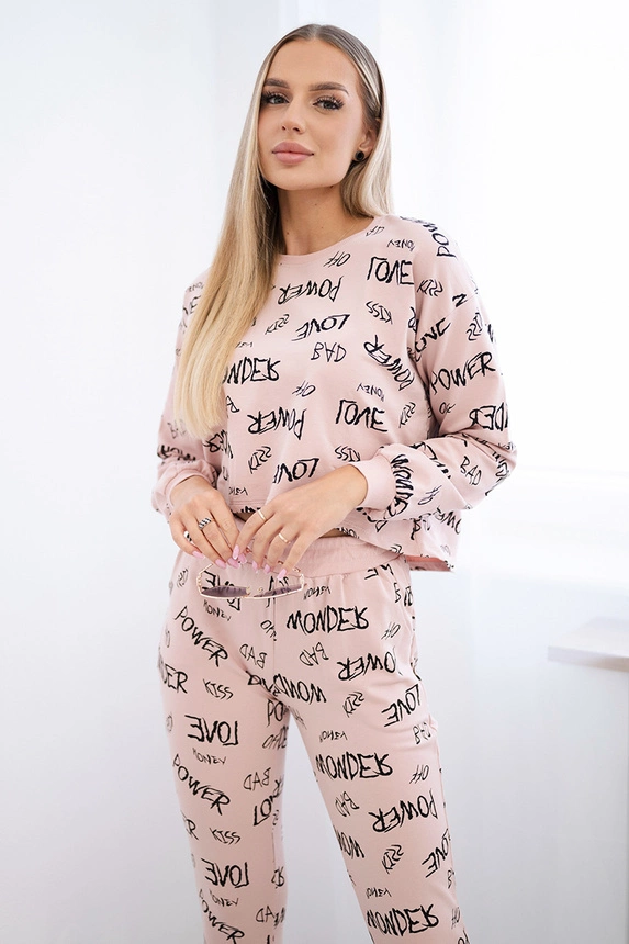 Set with inscriptions dark powdered pink