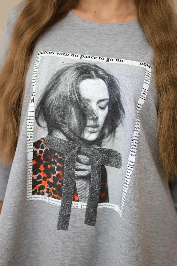 Suknelė su raštu ir platėjančia apačia pilka
