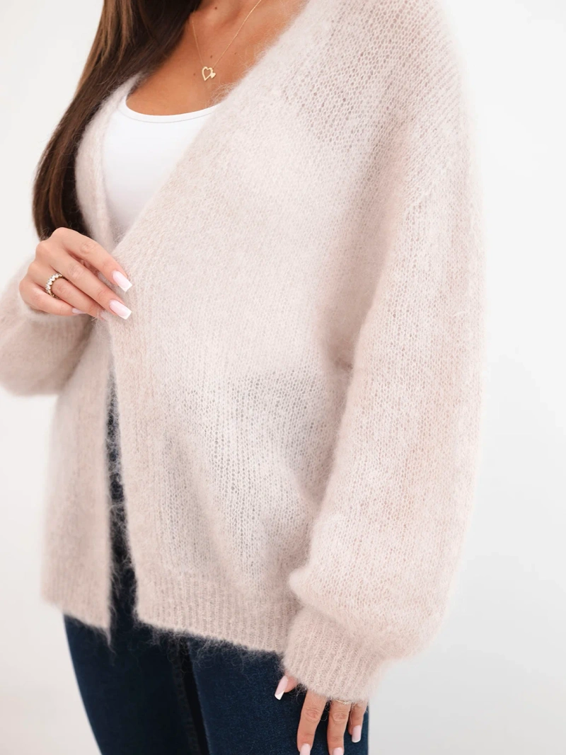 Women's sweater made of 80% kid mohair with a loose fit without fastening beige