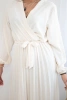Kleid mit plissiertem Saum gebunden hellbeige