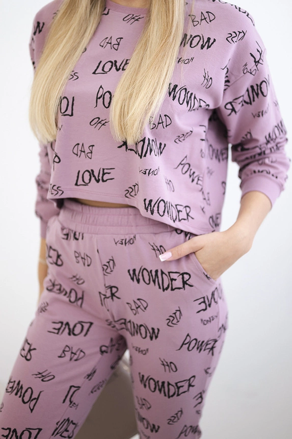 Set with inscriptions dark pink