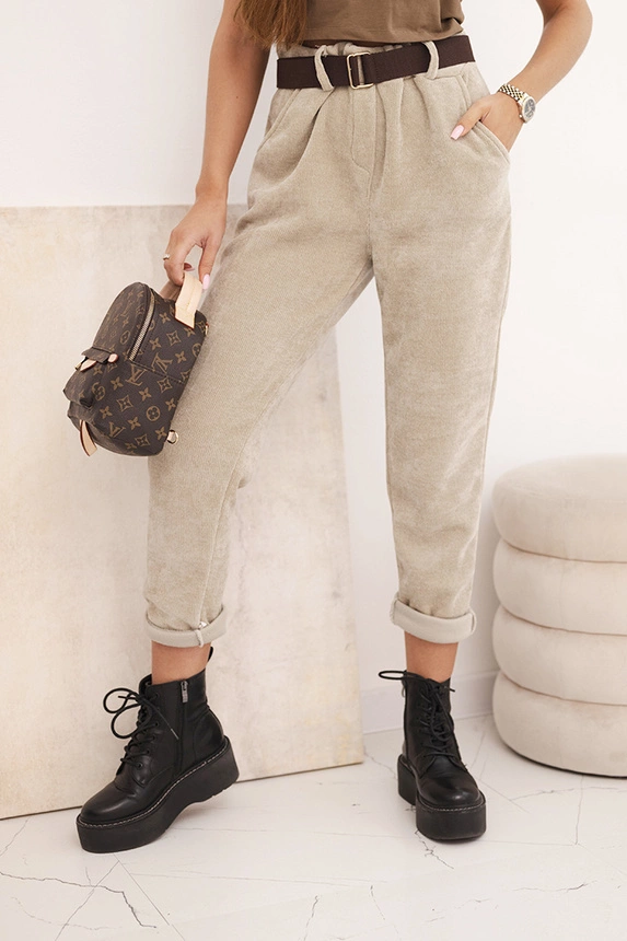 Damenhose mit Gürtel aus Cord dunkelbeige