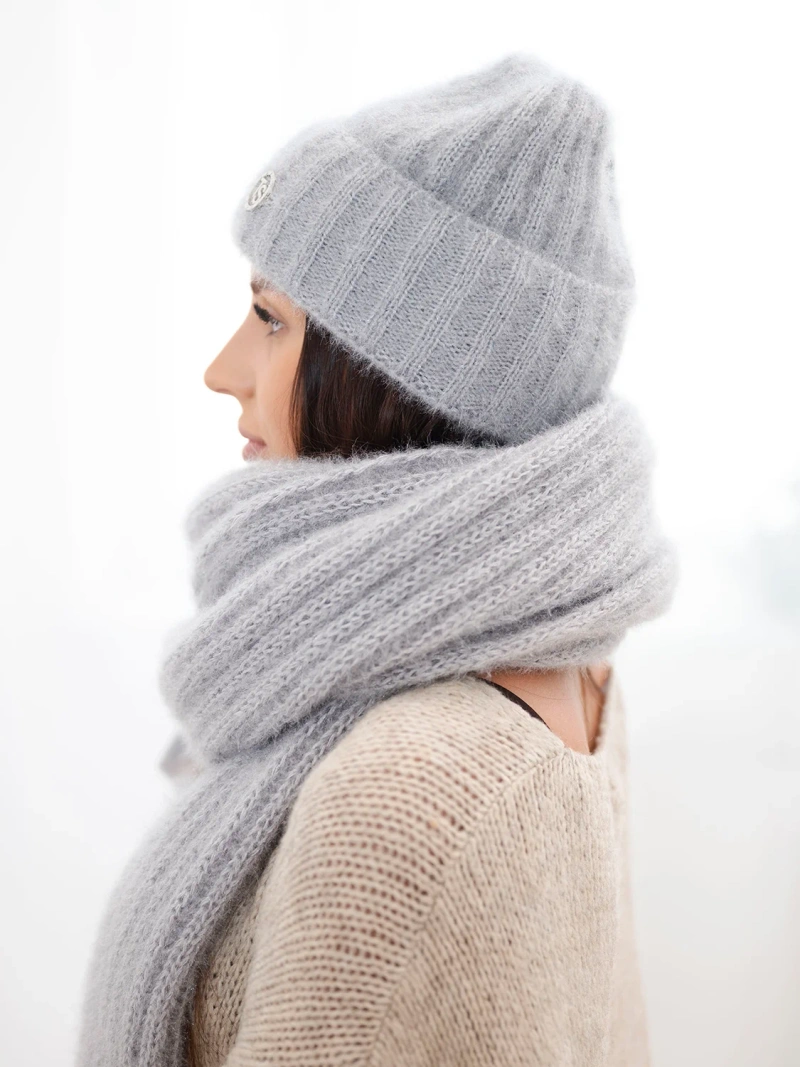 Women's set hat and long scarf made of soft yarn light grey