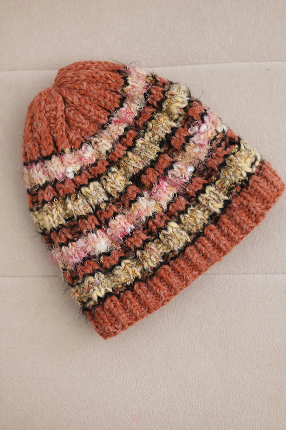 Women's wool winter hat with decorative crystals K399 black