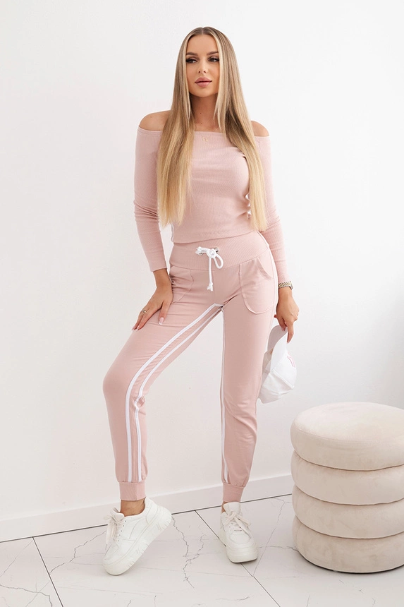 Set with a double stripe powdered beige