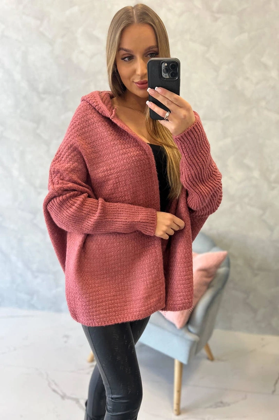 Džemperis su gobtuvu ir šikšnosparnio rankovėmis tamsiai rožinės spalvos