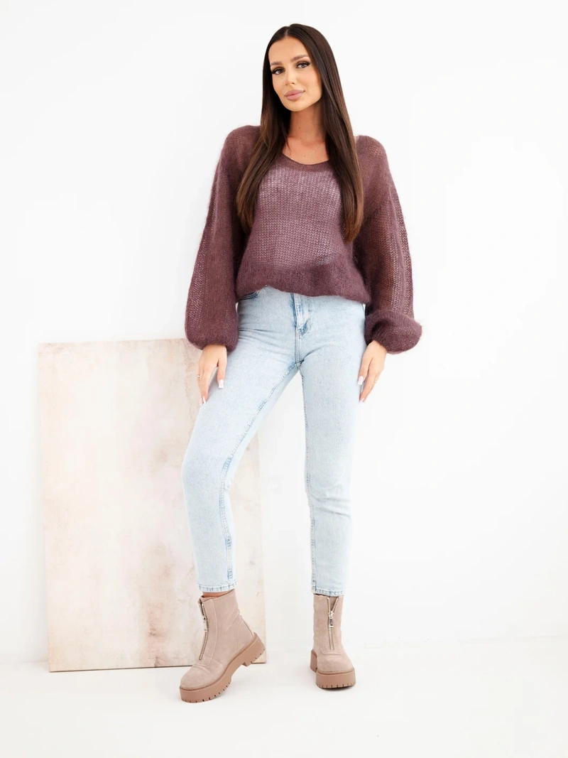 Women's sweater made of 70% kid mohair with a V-neck in a loose fit brown