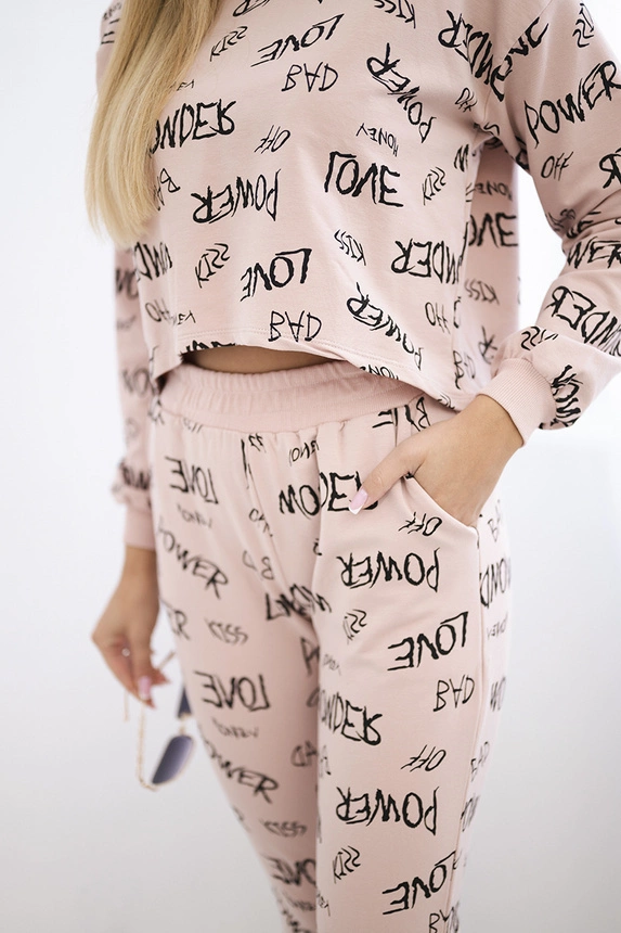 Set with inscriptions dark powdered pink