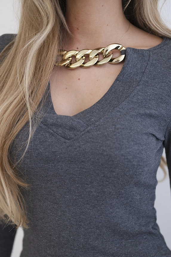 Dress with a gold chain graphite