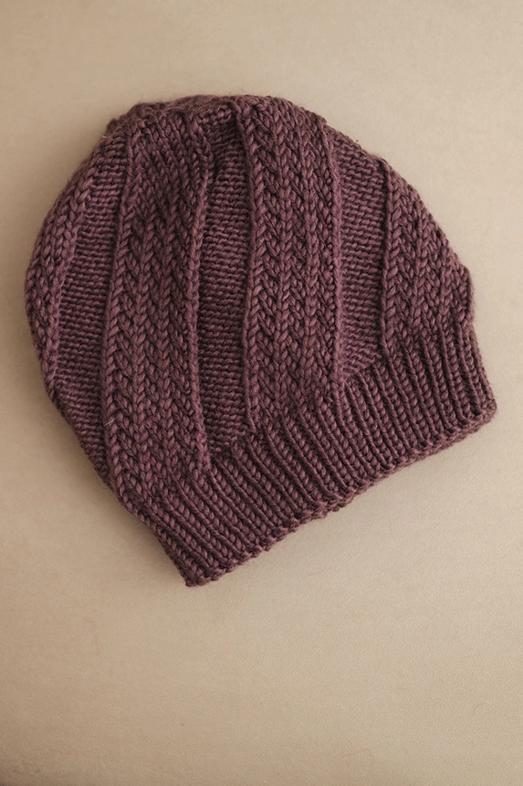 Women's winter hat made of wool K441 plum