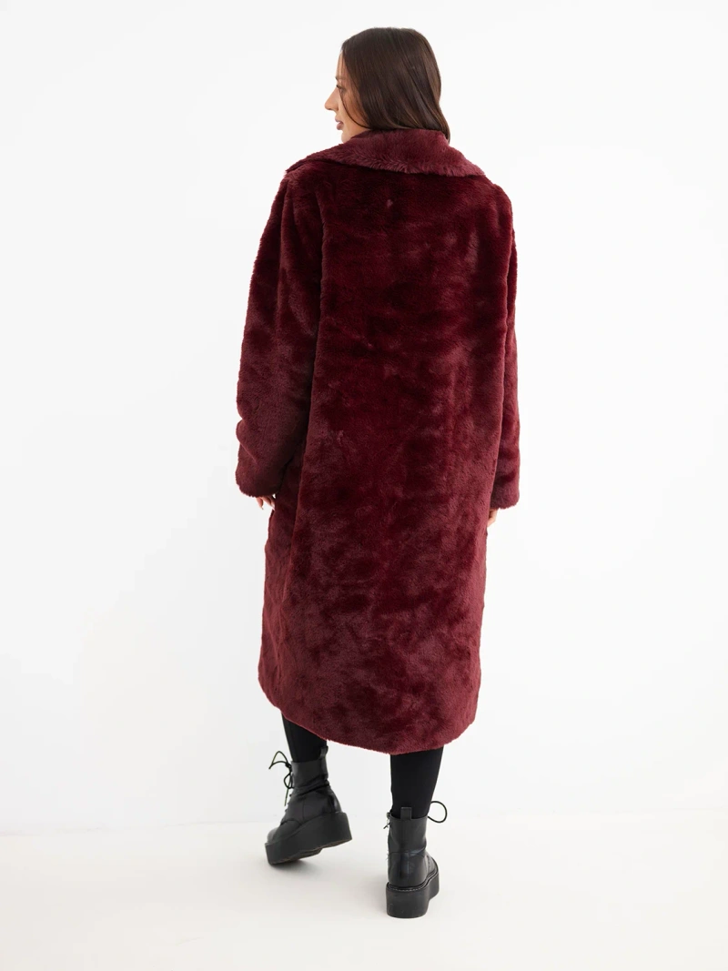 A coat women's long with a collar burgundy