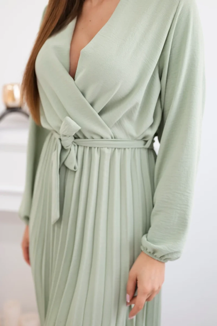 Kleid mit plissiertem Saum gebunden helles Khaki