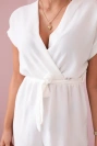 Kurzer Jumpsuit in der Taille gebunden ecru