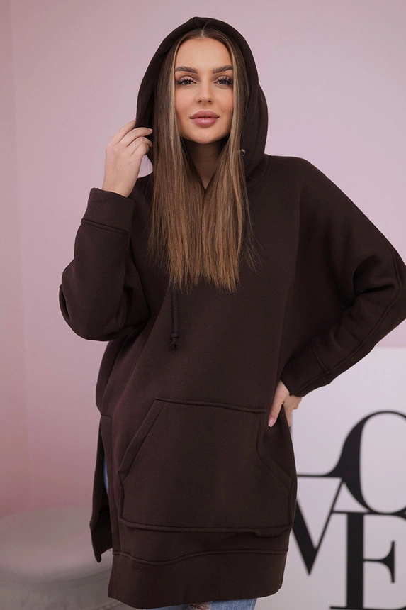 Isoliertes Sweatshirt mit Seitenschlitzen braun