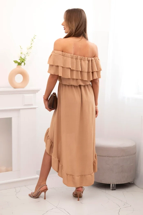 Schulterfreies Damenkleid mit längerem Rücken Kamel