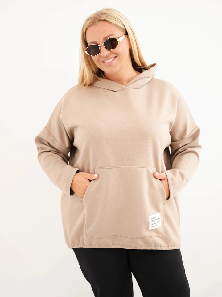 Bluza damska Plus Size masełko z kapturem i kieszenią kangurką camelowa