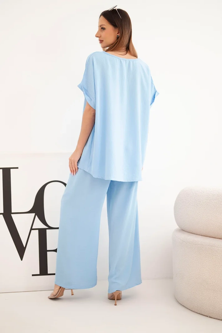 Komplet damski Plus Size bluzka i spodnie z szeroką nogawką niebieski