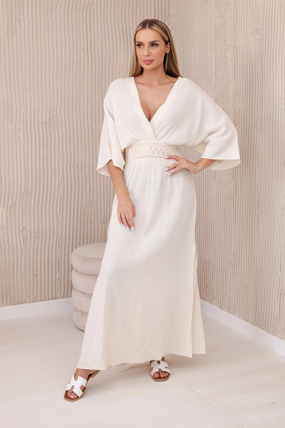 Sukienka muślinowa z haftem w talii jasno beżowa