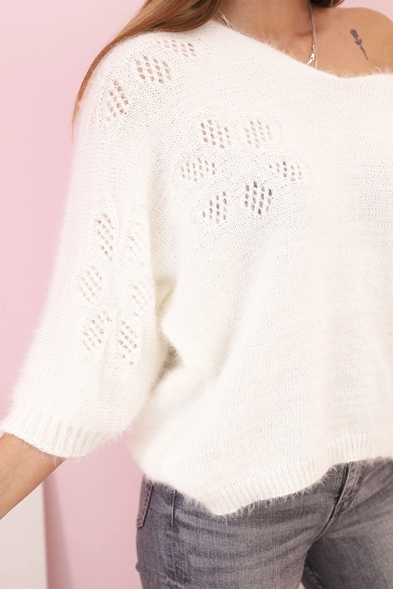 Loose-fitting women's mohair sweater with a V-neck ecru