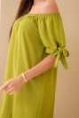 Kleid an den Ärmeln gebunden kiwi