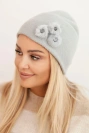 Dámská čepice s ozdobnými kožešinovými květy elegantní světlá šedá