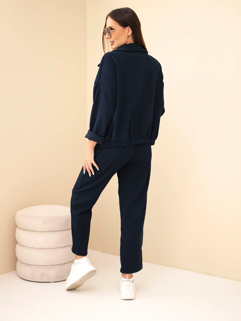 Damen Set aus Viskose Cord mit Sweatshirt und Hose mit Gürtel blau granatowy