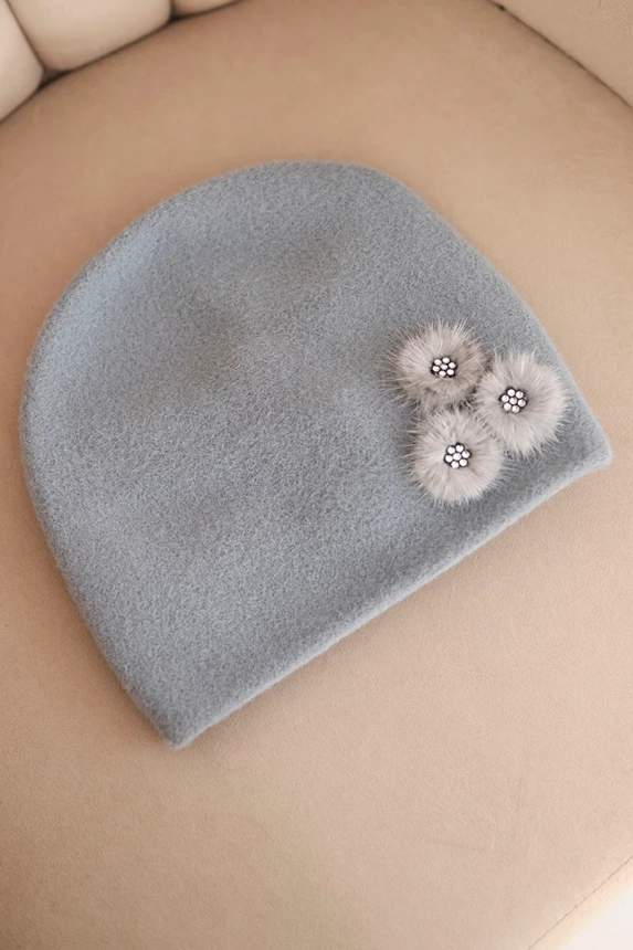 Women's hat with decorative fur flowers elegant gray