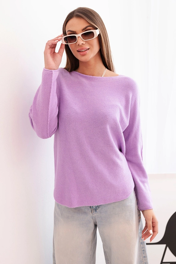 Women's sweater made of viscose with long sleeves and a round neckline light purple