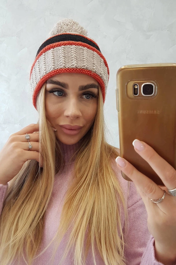 Dámska čiapka Kinga K297 čierna + červená + béžová