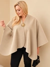 Dámské pončo Plus Size s broží světlá camelová