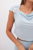 Damen-Set mit Bluse mit dekorativem Schnallenverschluss und enger Rock blau