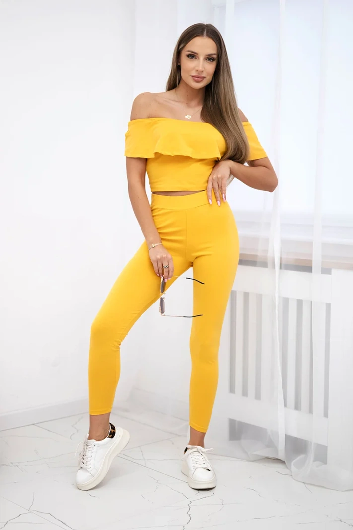 Set with a frill mustard