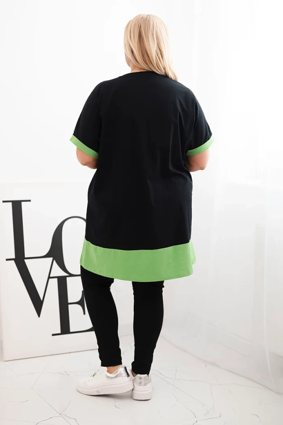 Žalios spalvos moteriška Plus Size tunika su gėlių raštu ir dekoratyviniais perliukais