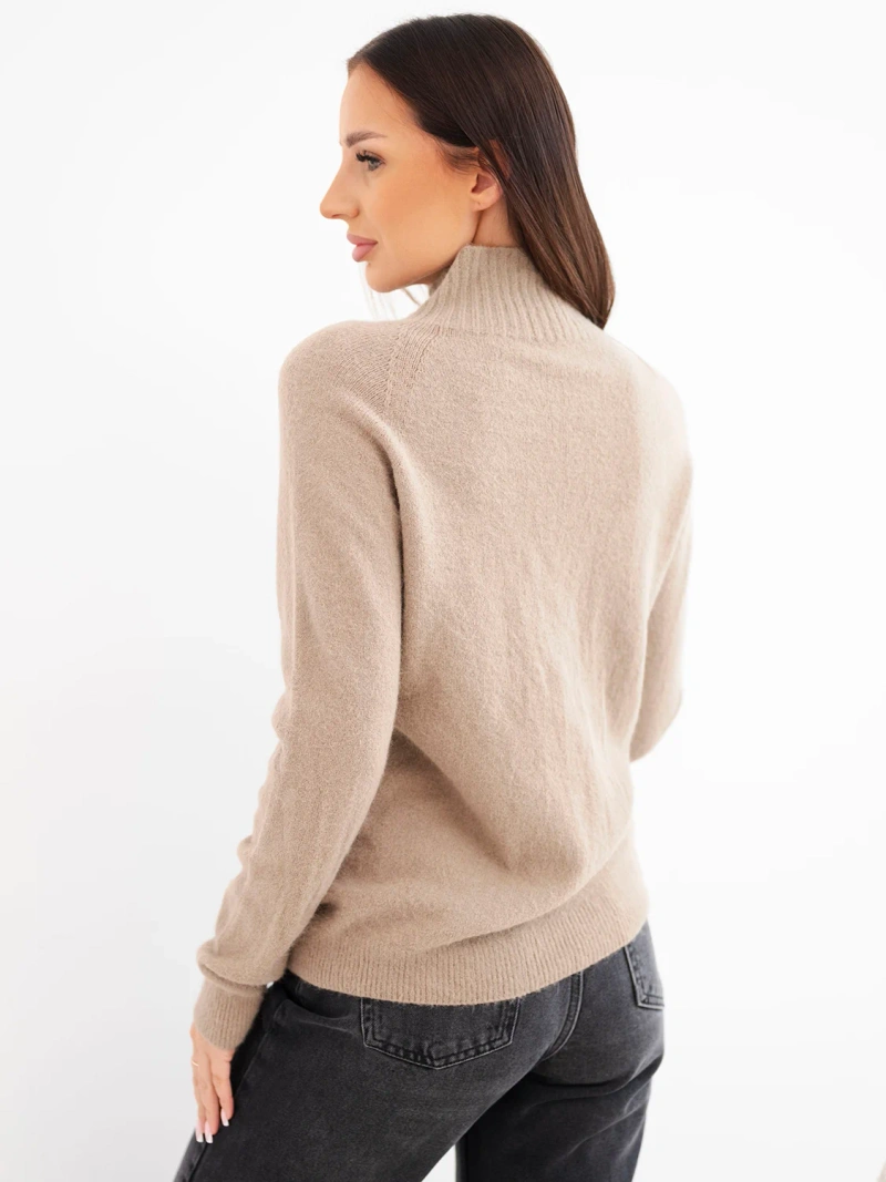 Damenpullover mit Stehkragen und langen Ärmeln camel