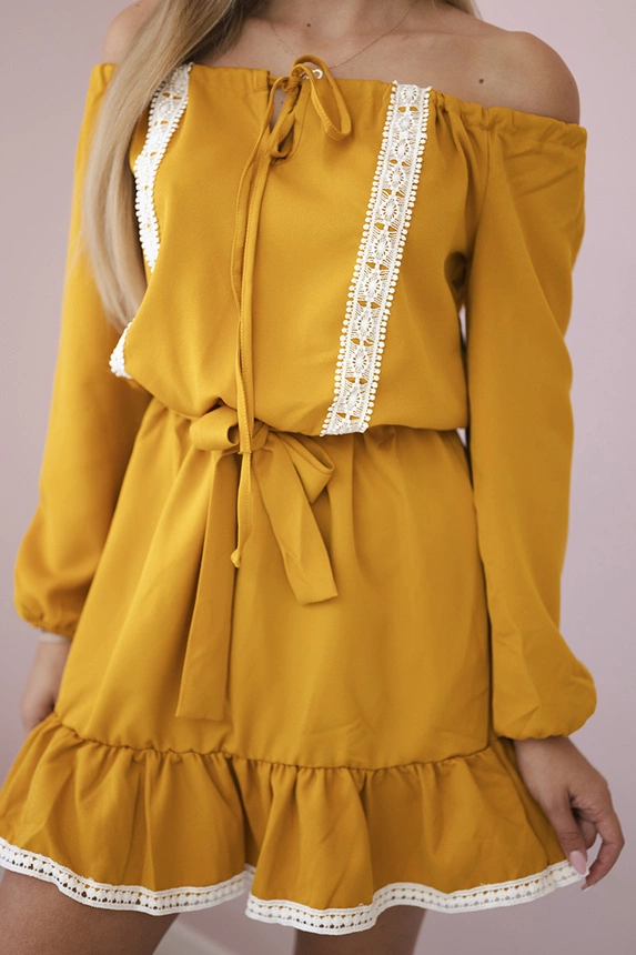 Off-the-shoulder dress and lace mustard