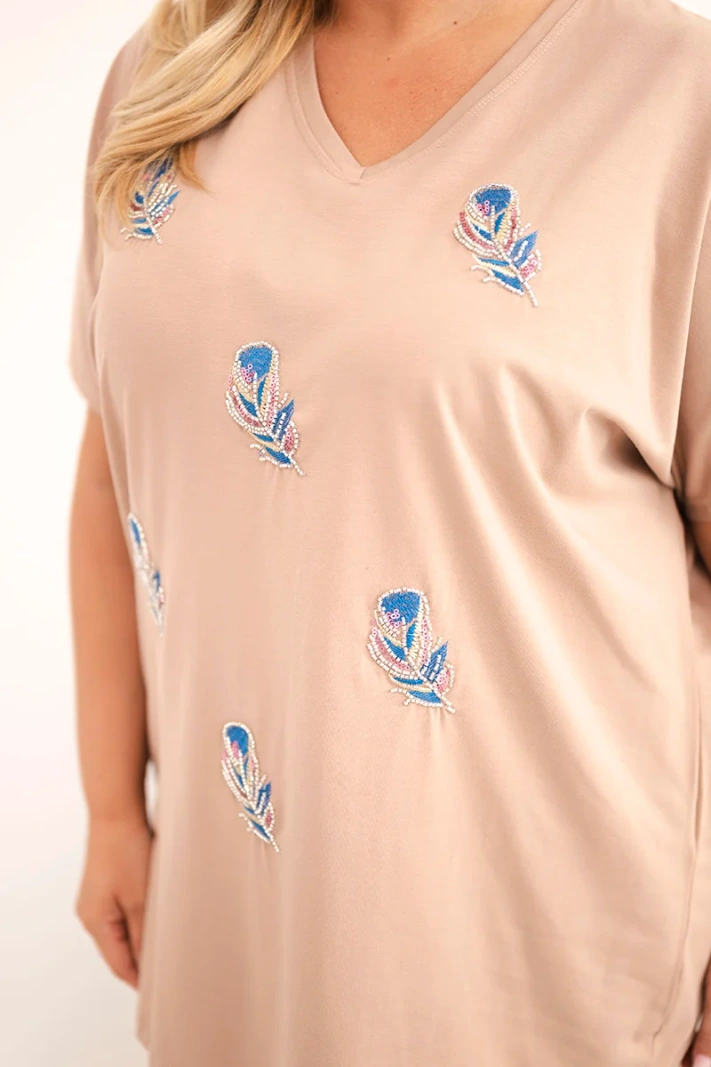 Damen-Baumwollbluse in Plus Size mit Federn camel