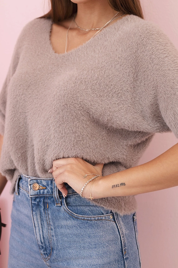 Women's sweater made of soft fluff with a V-neck short sleeves green