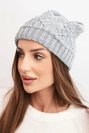 Dámská zimní čepice s vlnou a ozdobným pletením s perličkami K470 světlá šedá