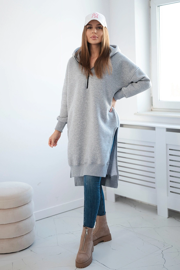 Insulated sweatshirt with slits on the sides gray