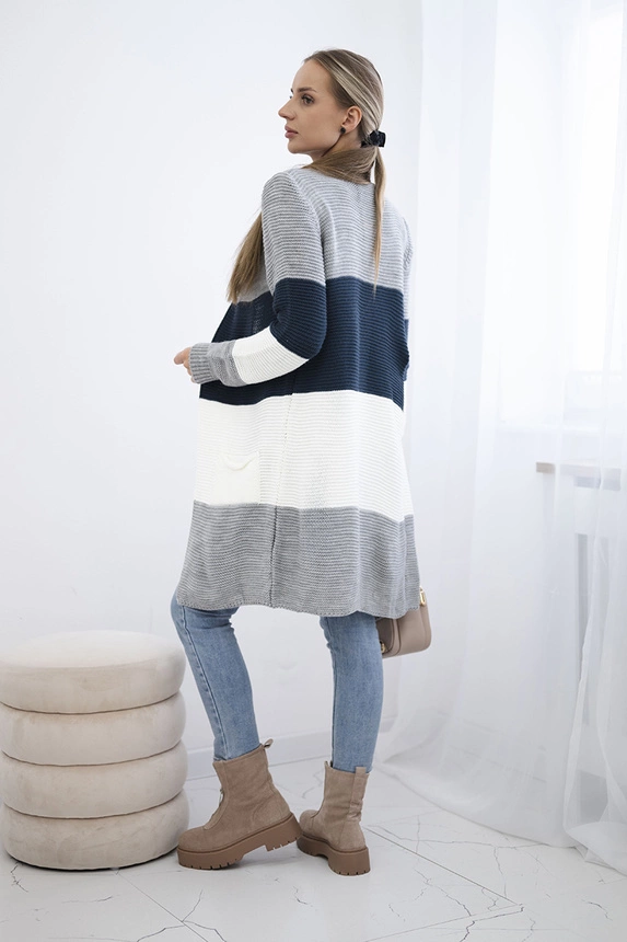 Sweater Cardigan in the straps gray+dark jeans