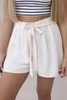Shorts mit Viskose in der Taille gebunden hellbeige