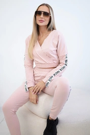  Tmavě pudrová růžová