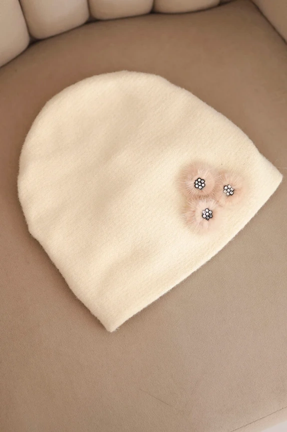 Women's hat with decorative fur flowers elegant beige