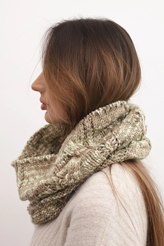 Women's soft wool winter cowl KN25 dark mint + mocha