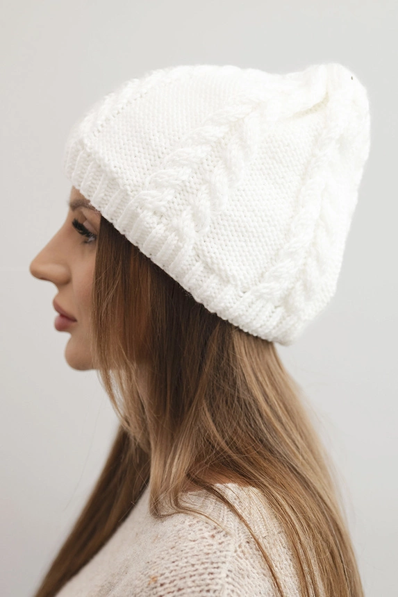 Women's winter wool hat with cable knit pattern K452 white