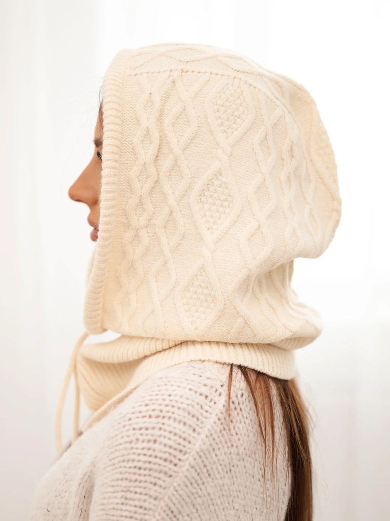 Women's hooded viscose hat with a cable knit pattern beige