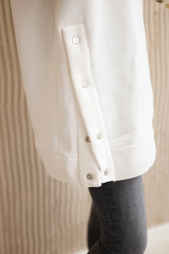 Apšiltintas džemperis su spaudėmis ecru