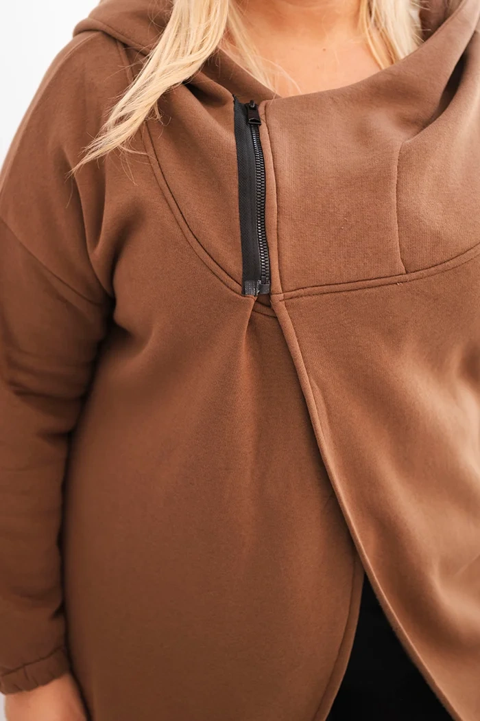Moteriška Plus Size šilta striukė su kapišonu ir asimetriniu užtrauktuku ruda