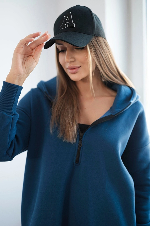 Isoliertes Sweatshirt mit Seitenschlitzen aus Denim